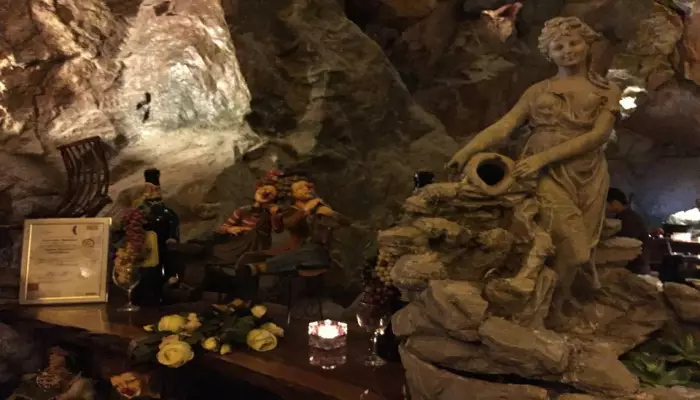 رستوران کوه نور کیش